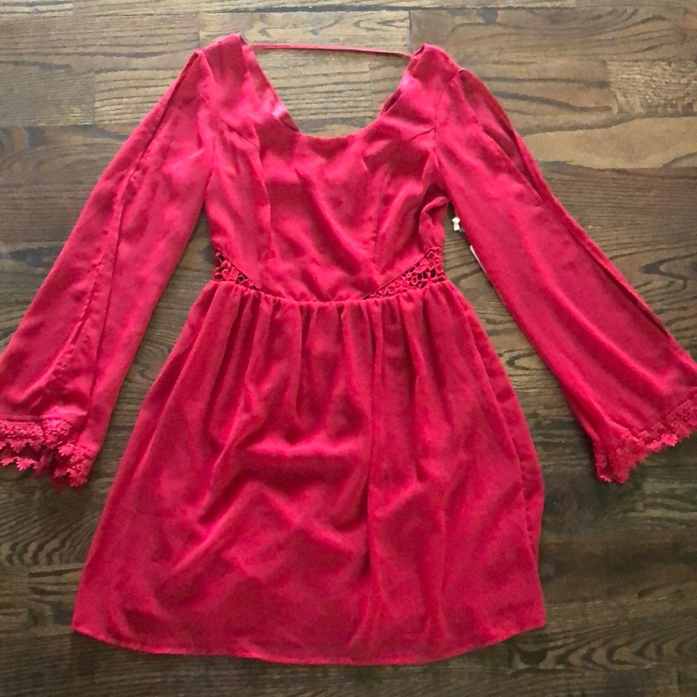 Red party dress with beautiful features